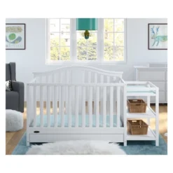 Graco Solano 5-in-1 Convertible Crib And Changer With Drawer